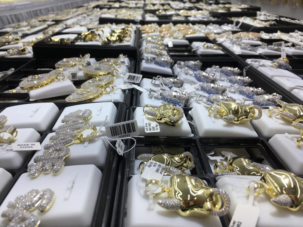 How This Entrepreneur Became a Successful Wholesale Jewelry Supplier