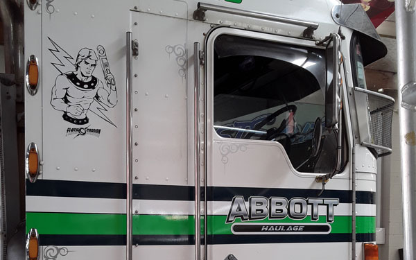 Truck & Heavy Machinery