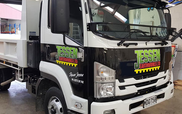 Truck & Heavy Machinery