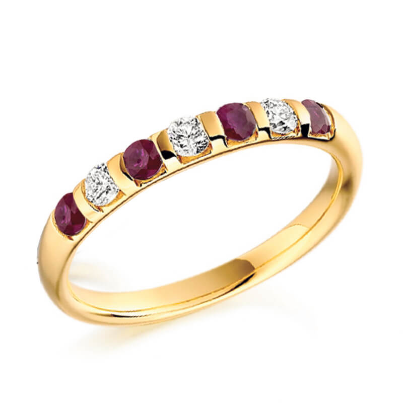 Ruby and diamond ring in yellow gold