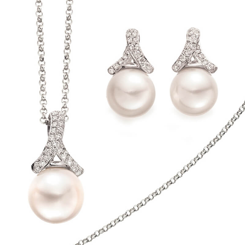 Pearl & diamond engagement ring