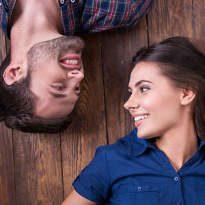 couple without bad breath smiling