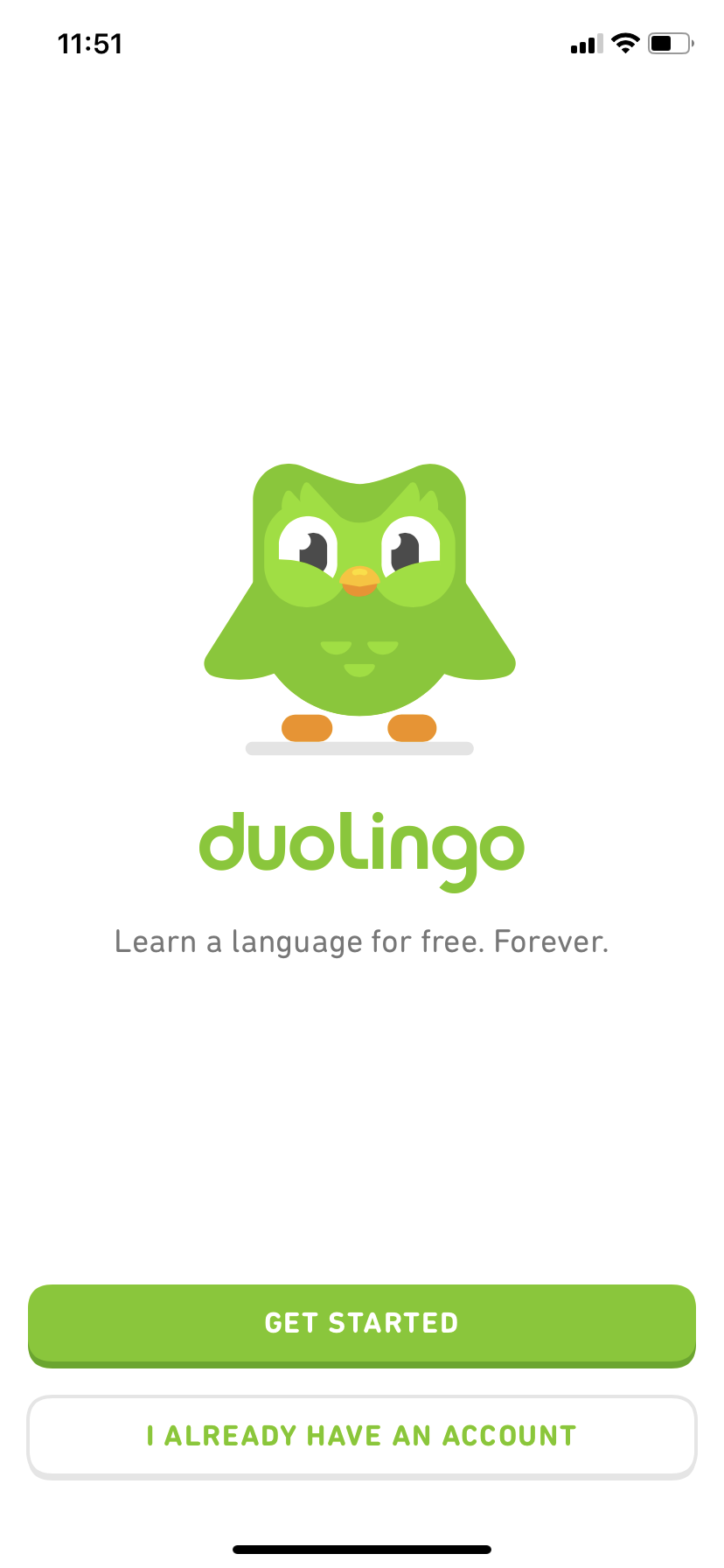 screenshot image of duolingo mobile app's user onboarding experience featuring the duolingo mascot. this is a great example of user onboarding for mobile. this is the duolingo signup screen