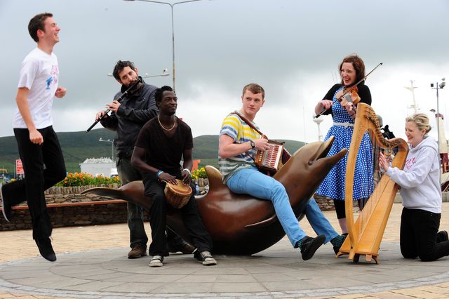 Traditional music in the centre of Dingle Town