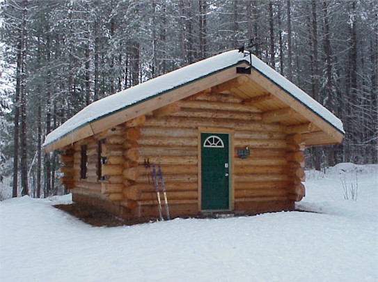 Blue Hills Trail Warming House in the snow