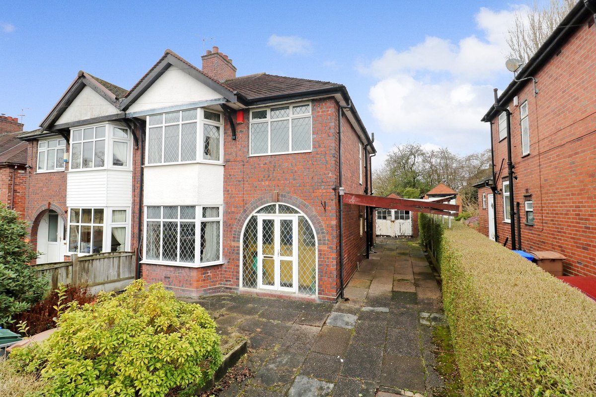OneAgency 3 bed semidetached house sold