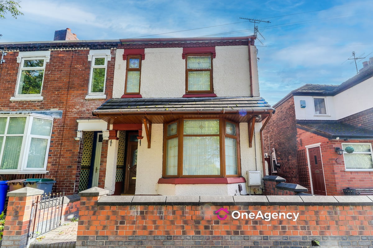 OneAgency 4 bed end of terrace house for sale