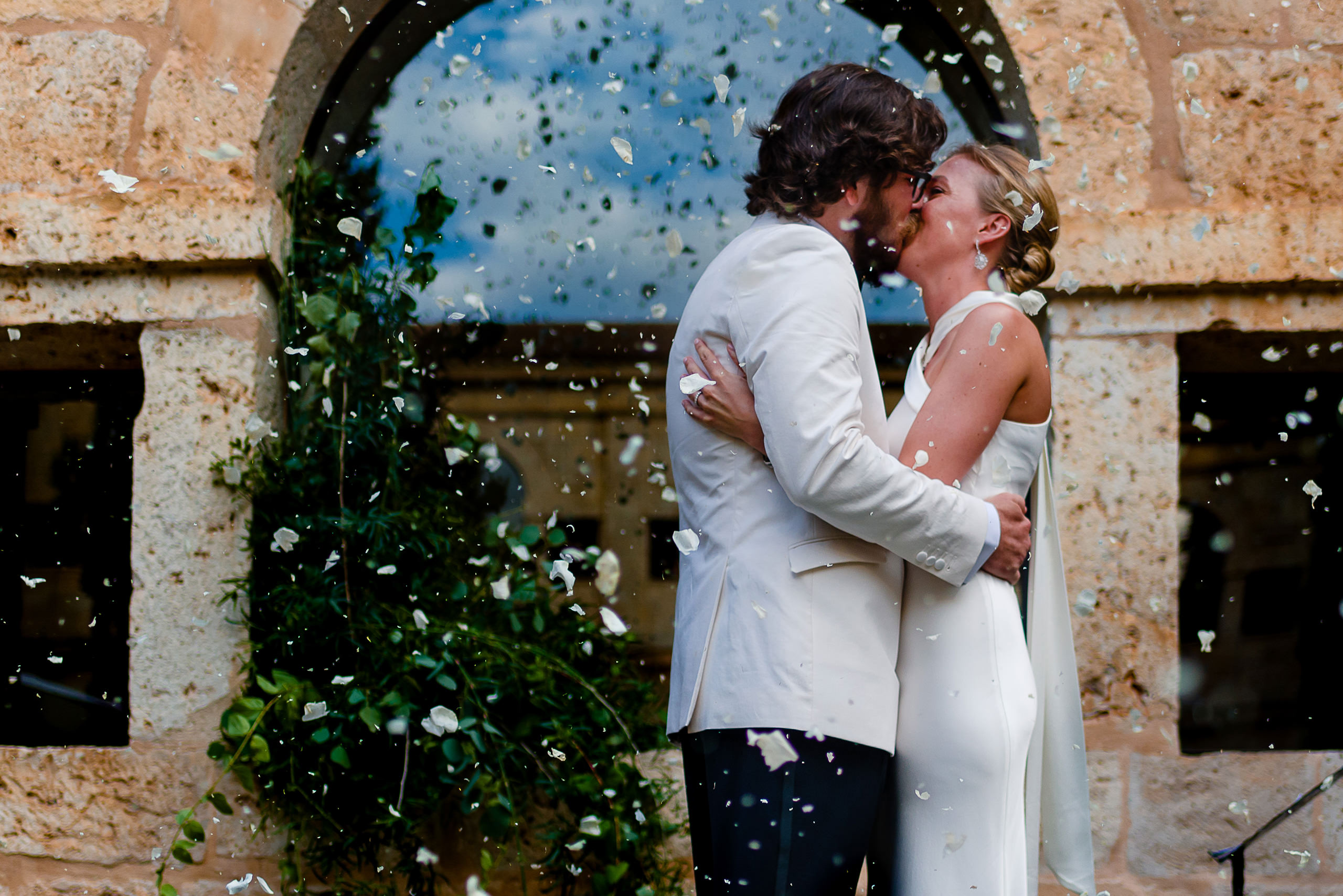 Destination wedding kiss vineyard Spain