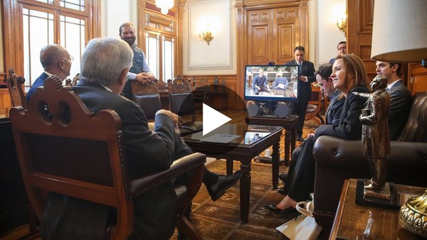 Videollamada con Mark Zuckerberg