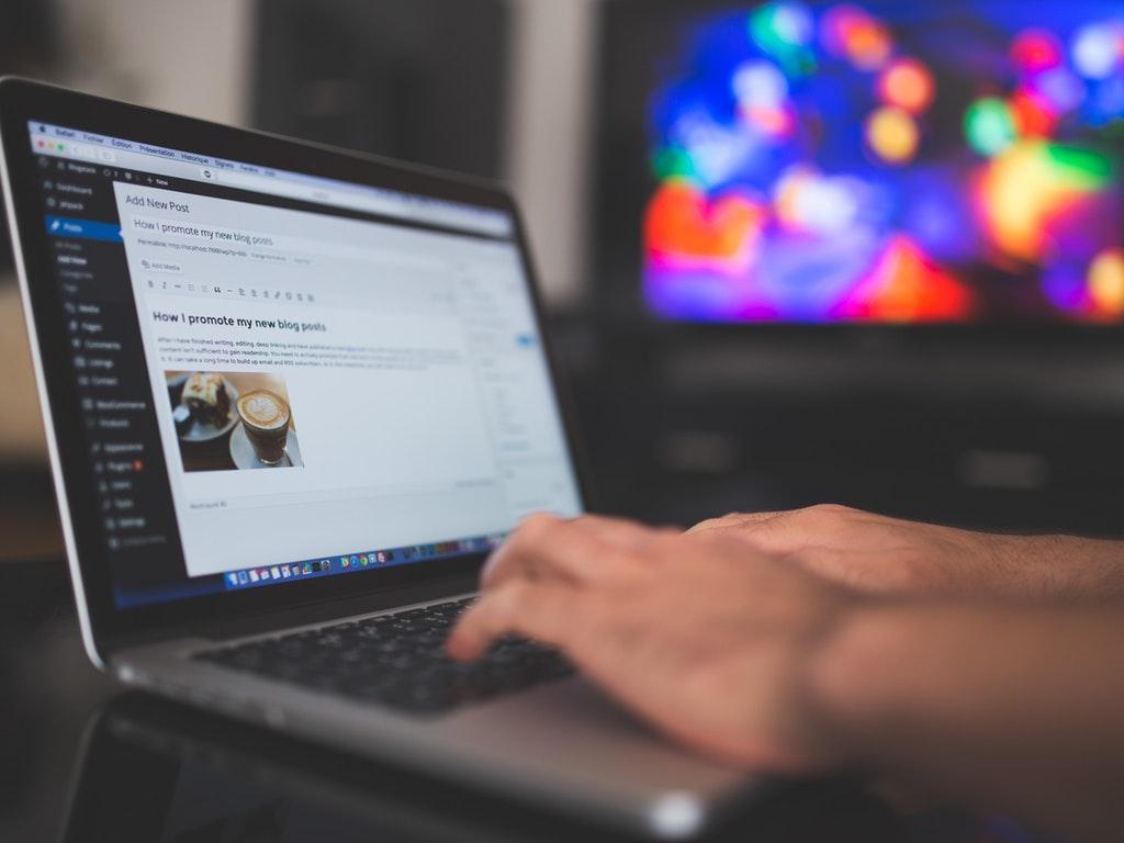 content vs curation