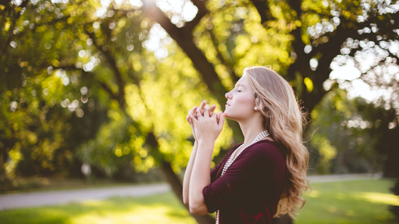 Girl praying