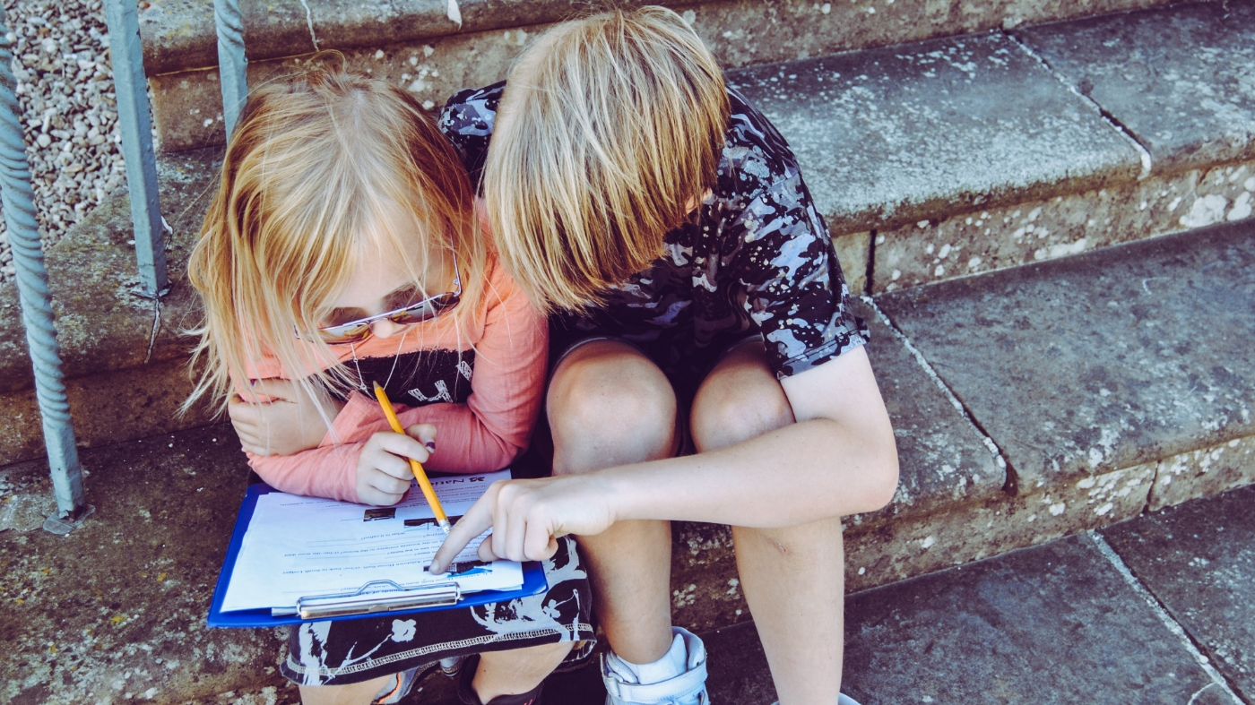 Kids working together