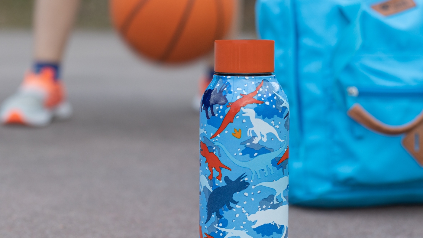 Reusable and playful water bottle