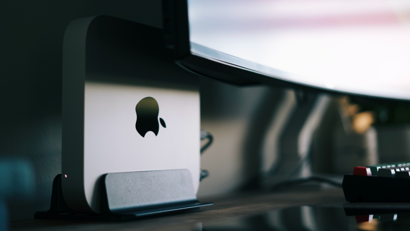 Mac mini set up to screens