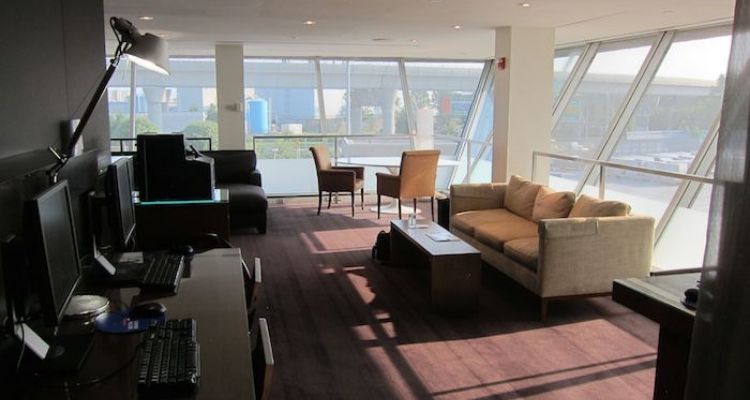 As well as great food, The Virgin Clubhouse has a wide selection of beer, wines, spirits and award-winning cocktails. The Clubhouse as a whole is fantastic, but it really excels with its food, drink and dining options. 31