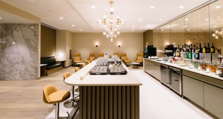 As well as great food, The Virgin Clubhouse has a wide selection of beer, wines, spirits and award-winning cocktails. The Clubhouse as a whole is fantastic, but it really excels with its food, drink and dining options. 32