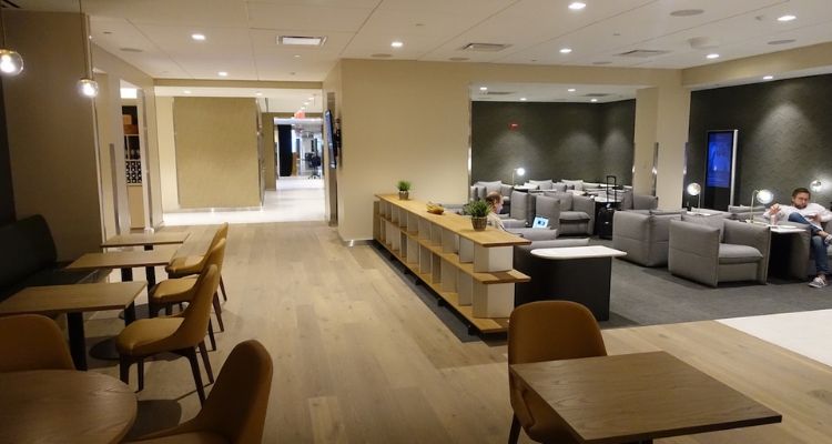 As well as great food, The Virgin Clubhouse has a wide selection of beer, wines, spirits and award-winning cocktails. The Clubhouse as a whole is fantastic, but it really excels with its food, drink and dining options. 35