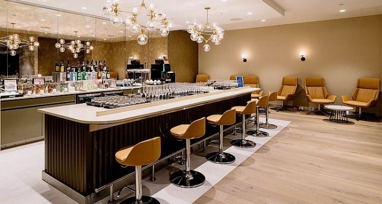 As well as great food, The Virgin Clubhouse has a wide selection of beer, wines, spirits and award-winning cocktails. The Clubhouse as a whole is fantastic, but it really excels with its food, drink and dining options. 43