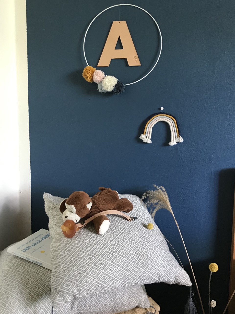 babyværelse, børneværelse, barnrum, dekoration til børneværelse, dekoration til abyværelser, personlig pynt til børneværelset, inspiration til babyværelse, inspirasjon til barnrum, vægpynt,walldecor, blomsterkrans til væg, blomsterkrans med tørrede blomster