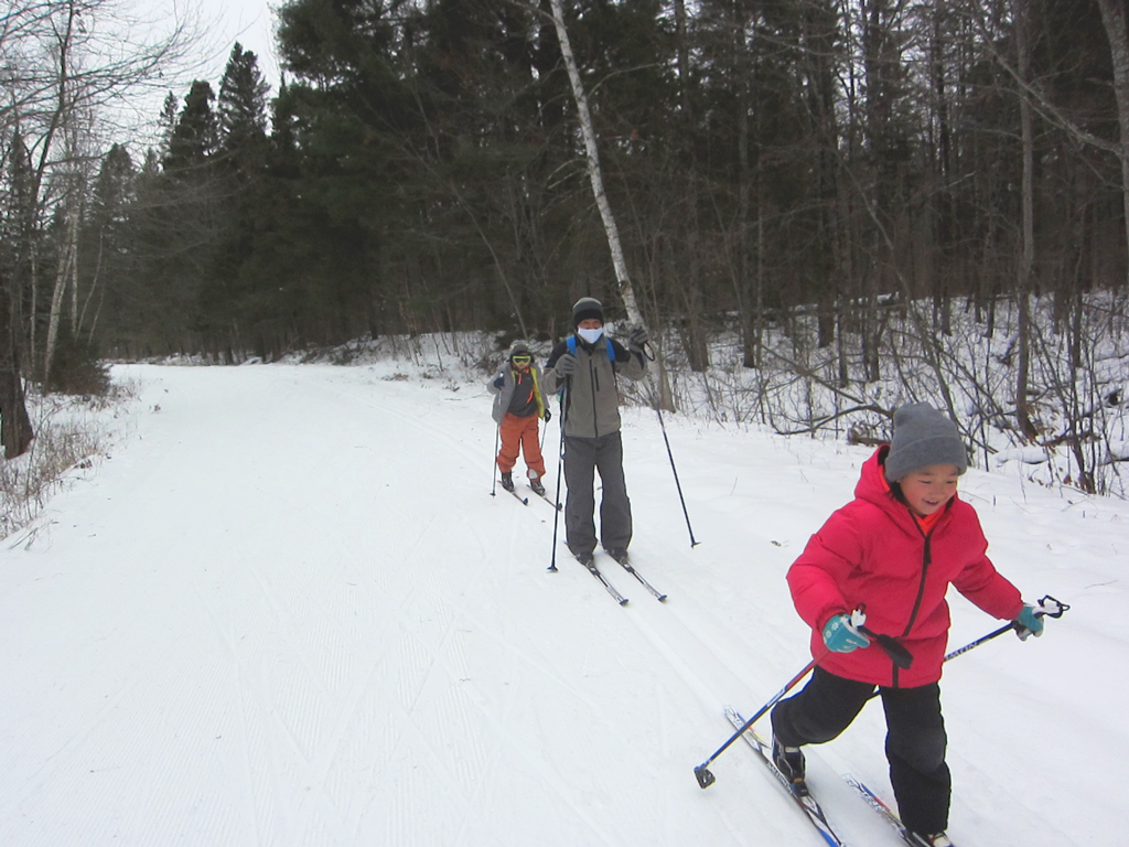 kids skiing at the Blue Hills Trail in Wisconsin