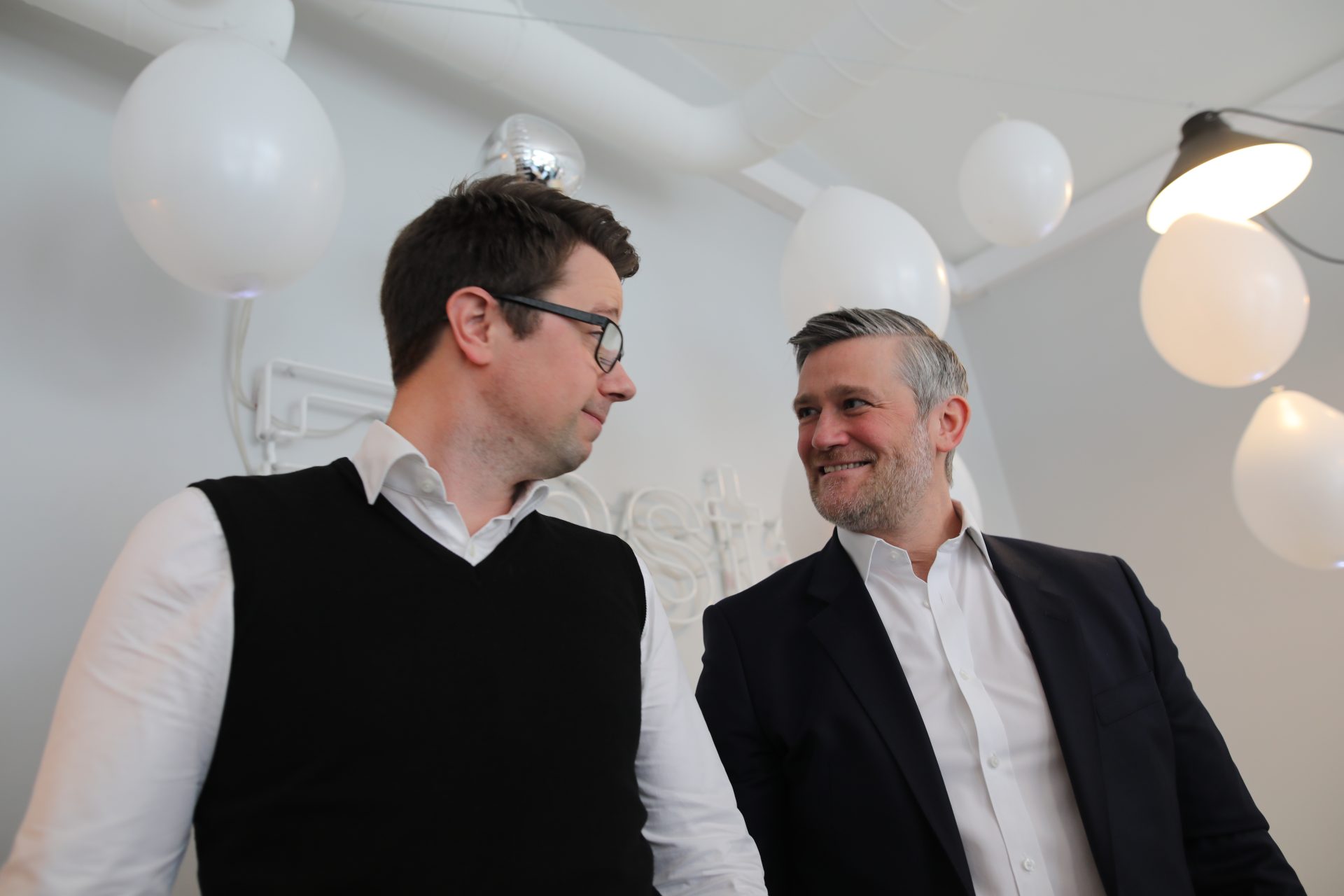 Dag Josef Foss, CEO i Justify og David Baum, CEO i Finstart Nordic. Foto: Lucas Weldeghebriel