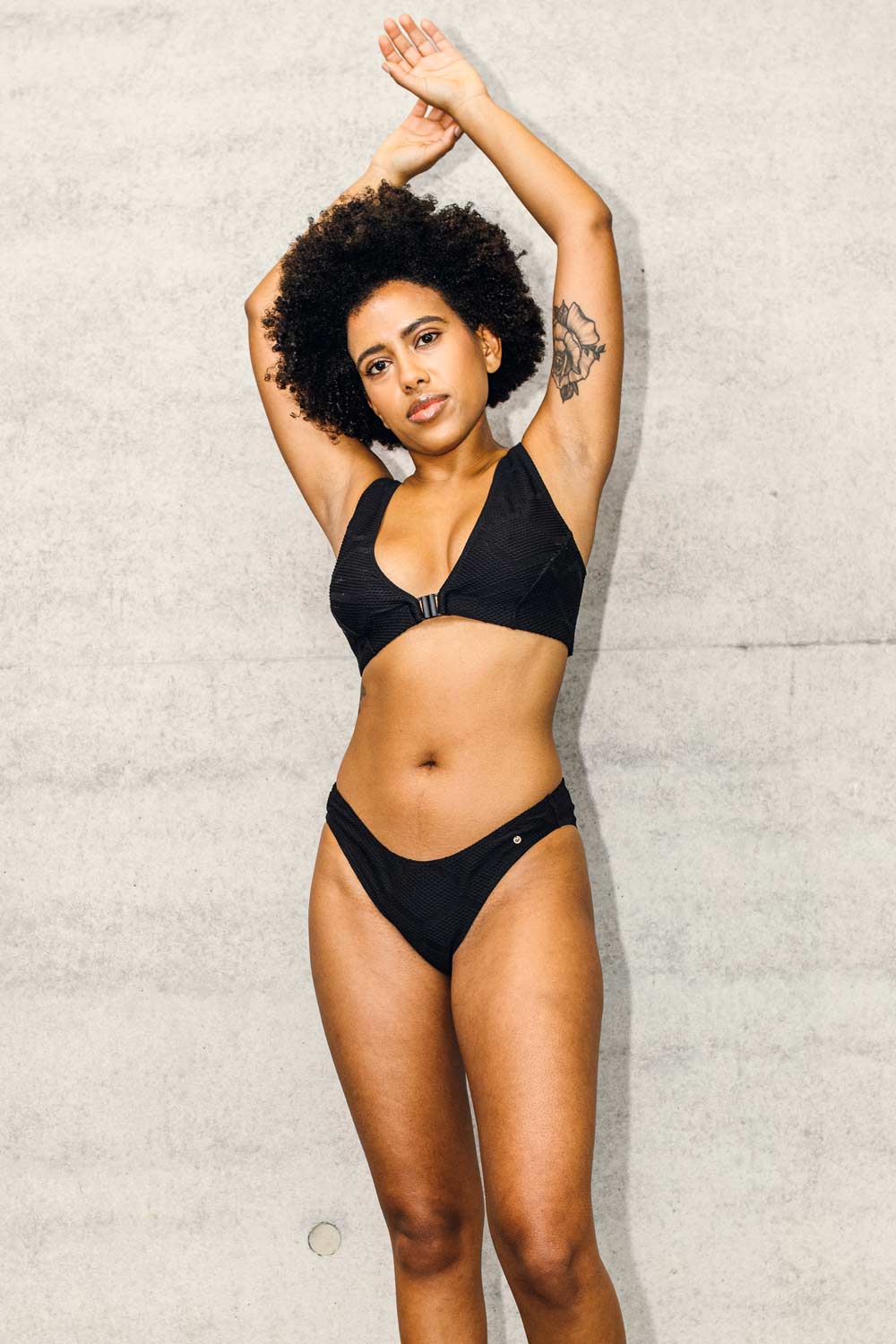Nachhaltiger Bikini Bustier und Bikinihose aus der LOVJOI Swimcollection produziert in Europa