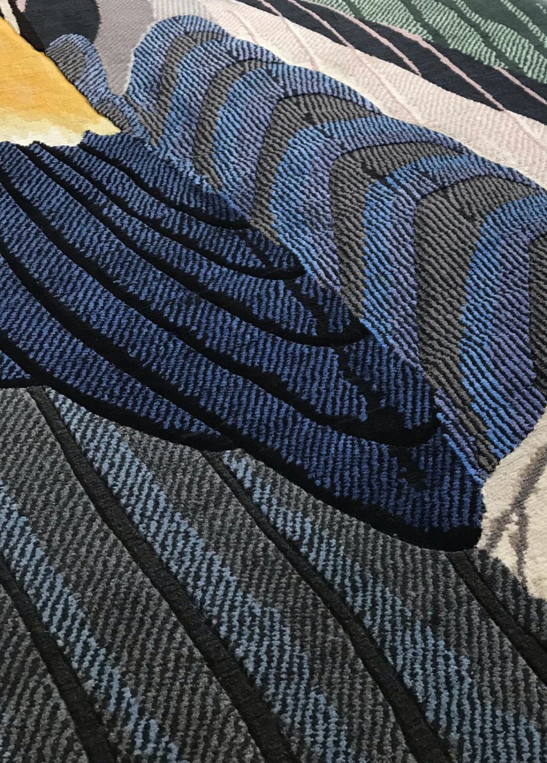 Feathers Round