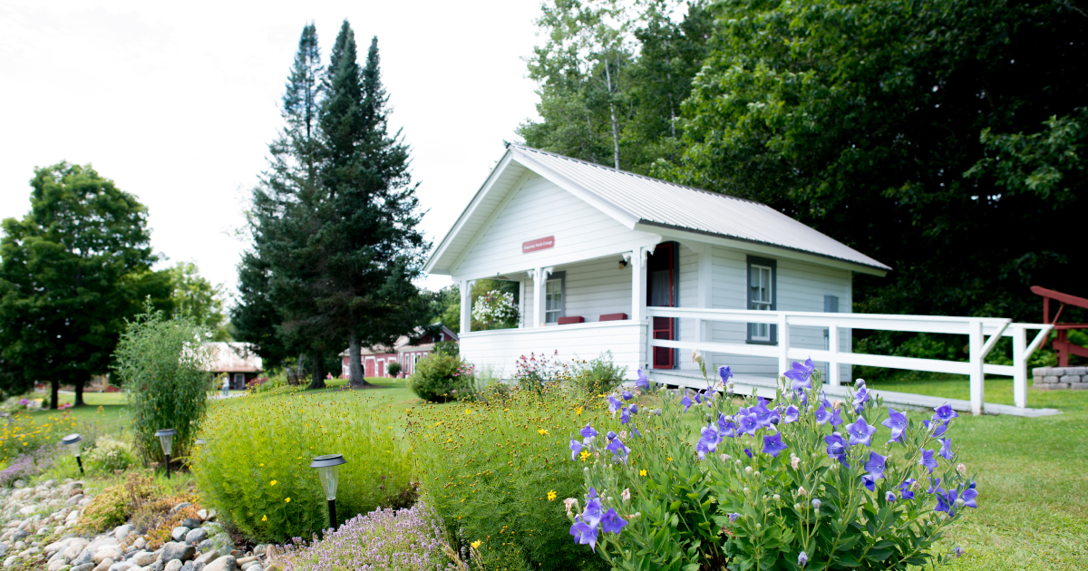 Bed & Breakfast in New England Farm