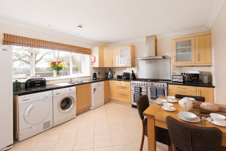 Stable Cottage Kitchen and Breakfast Room