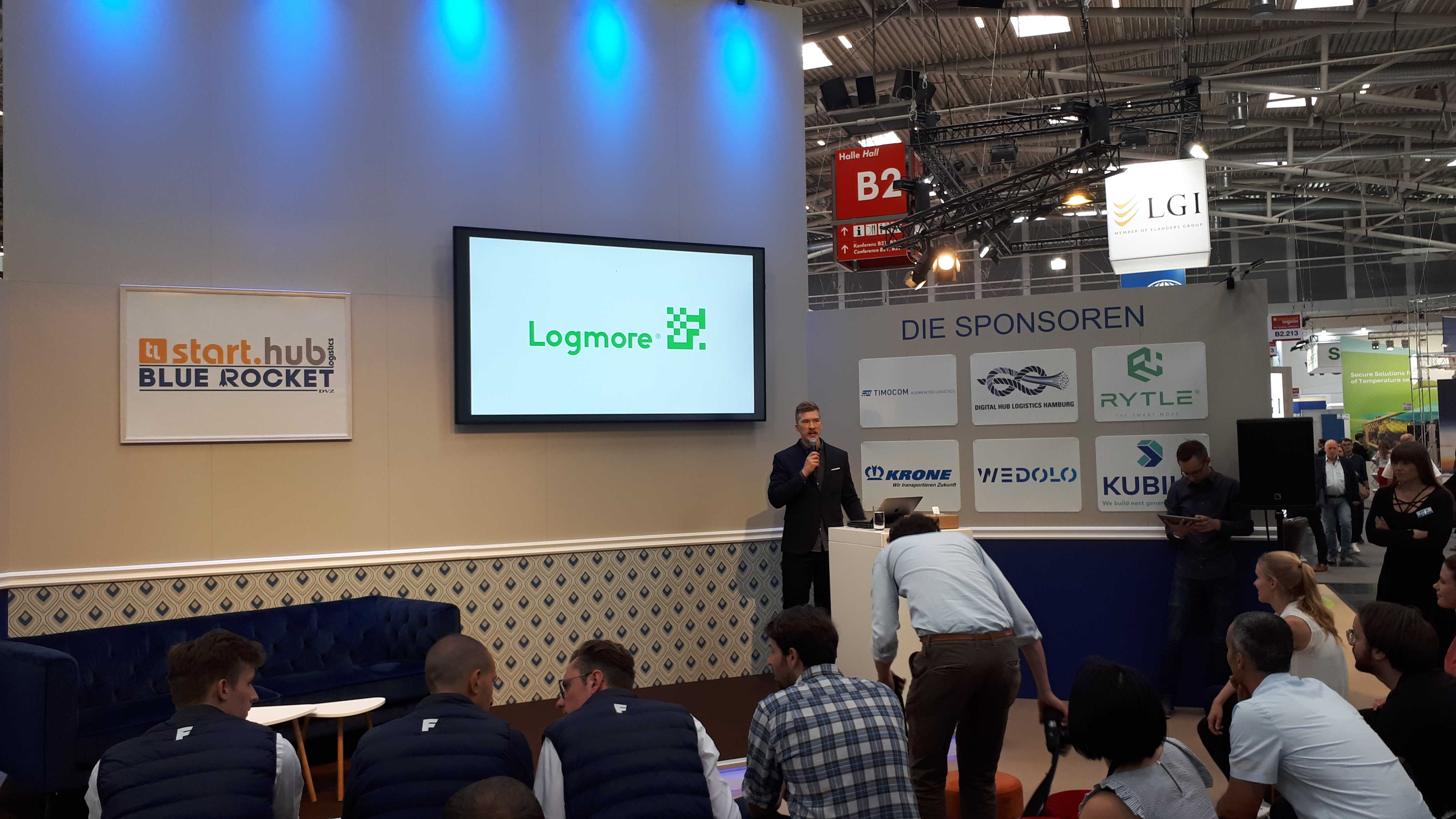 logmore-niko-polvinen-pitching-at-starthub-logistic
