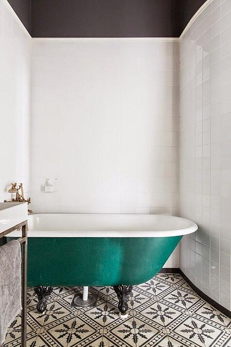 223a4015ad7e274eb928024d4aa59f95--clawfoot-tubs-bath-tubs.jpg