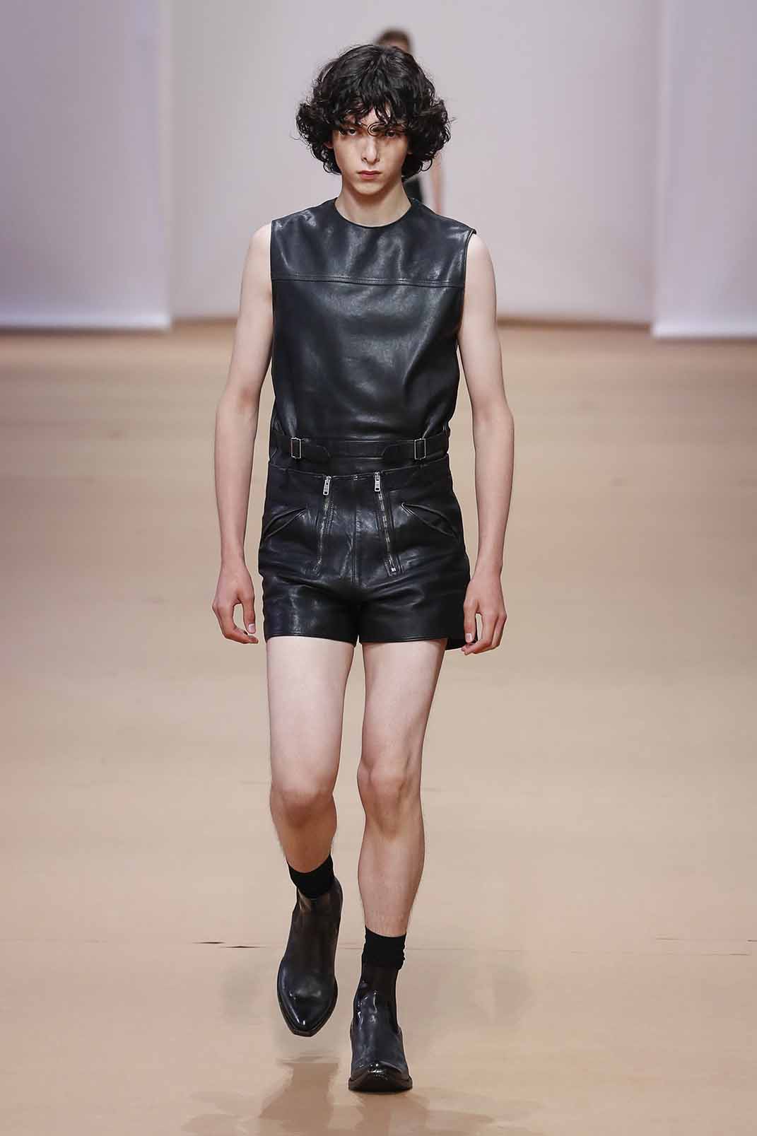 PRADA SPRING/SUMMER 2023 MENSWEAR SHOW. Look 04
