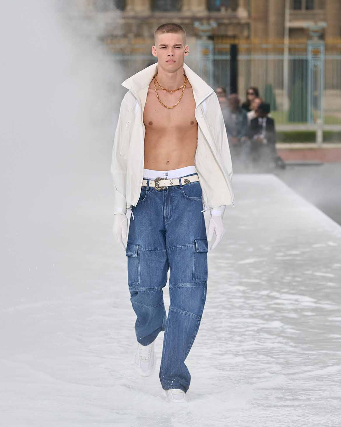 GIVENCHY SPRING-SUMMER 23 MEN READY-TO-WEAR COLLECTION look 08