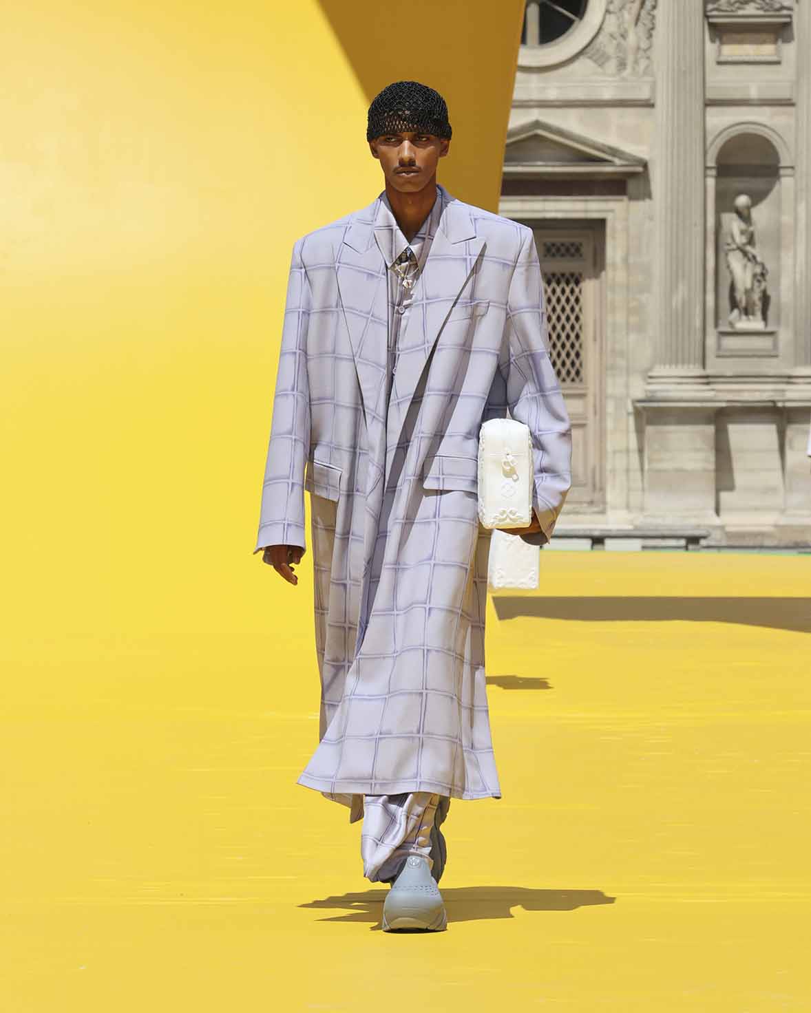 LOUIS VUITTON SPRING SUMMER 2023 MEN SHOW. Look 03