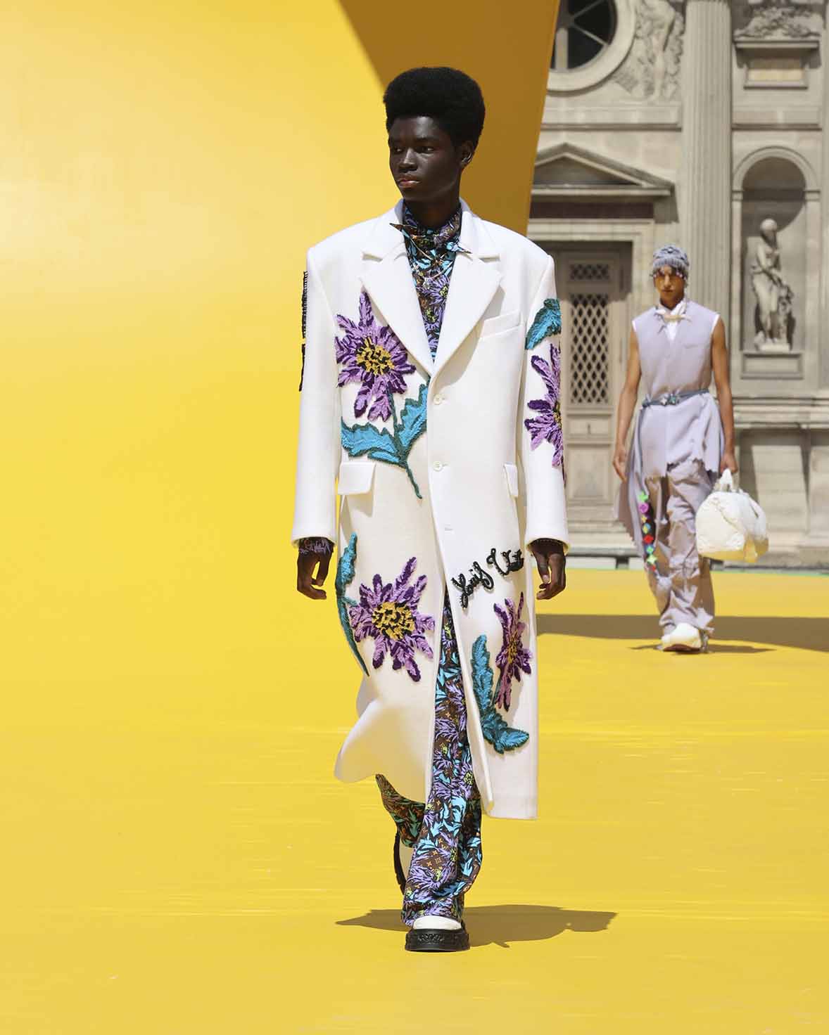 LOUIS VUITTON SPRING SUMMER 2023 MEN SHOW. Look 05
