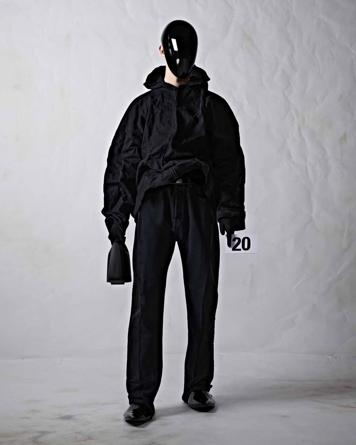 BALENCIAGA 51 COUTURE LOOK 20_JELLE HUIZINGA