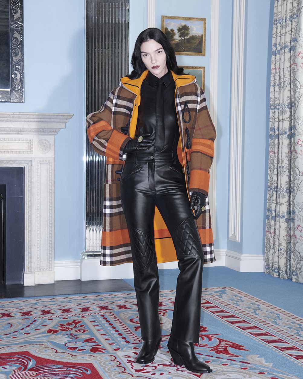 Burberry Spring Summer 2023 Pre Collection Lookbook Images (© Courtesy of Burberry Jared Buckhiester)