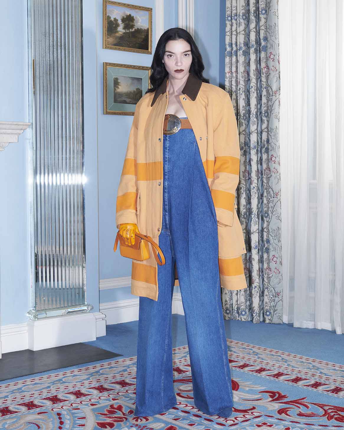 Burberry Spring Summer 2023 Pre Collection Lookbook Images (© Courtesy of Burberry Jared Buckhiester)