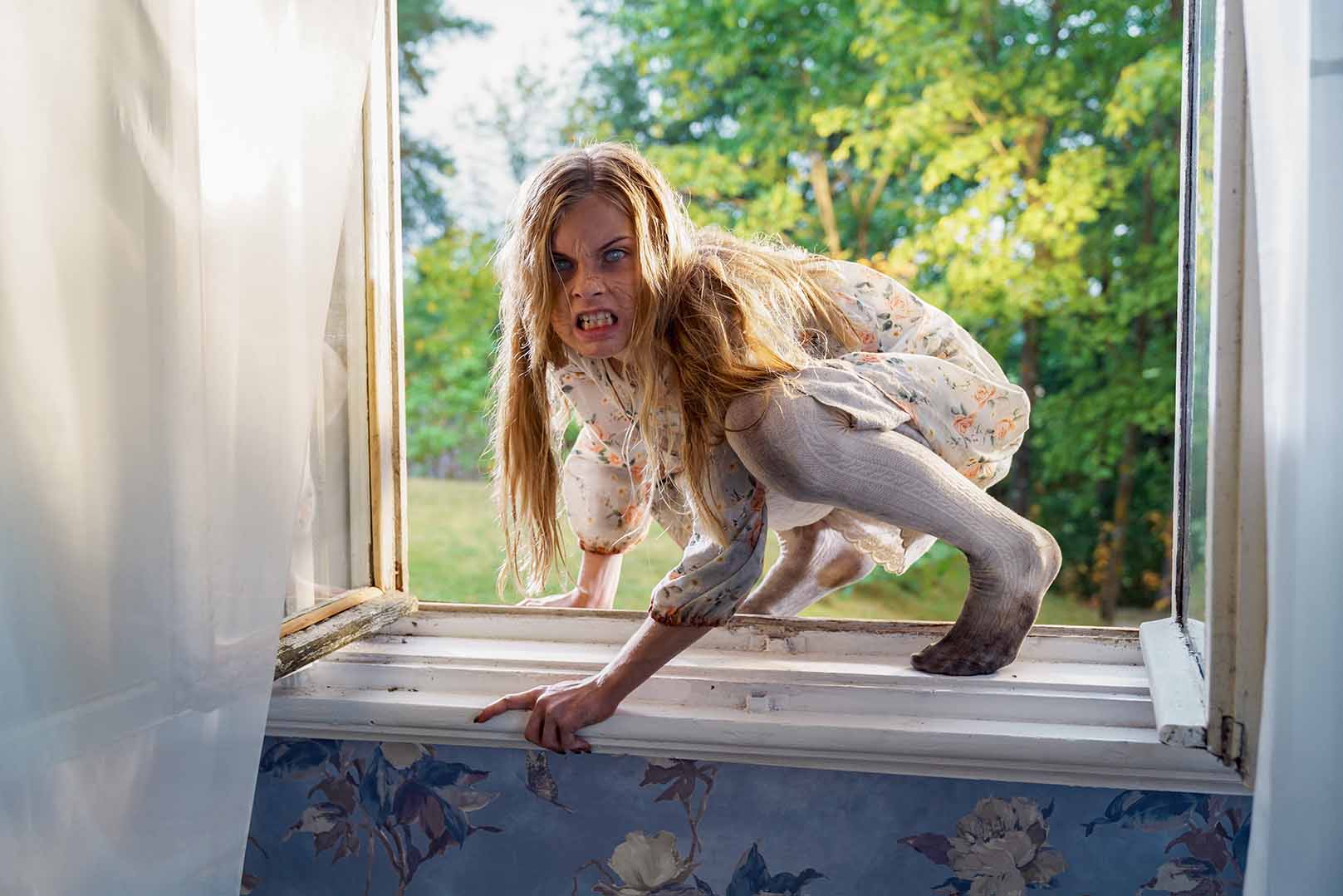 HATCHING A FILM BY HANNA BERGHOLM / WRITTEN BY ILJA RAUTSI