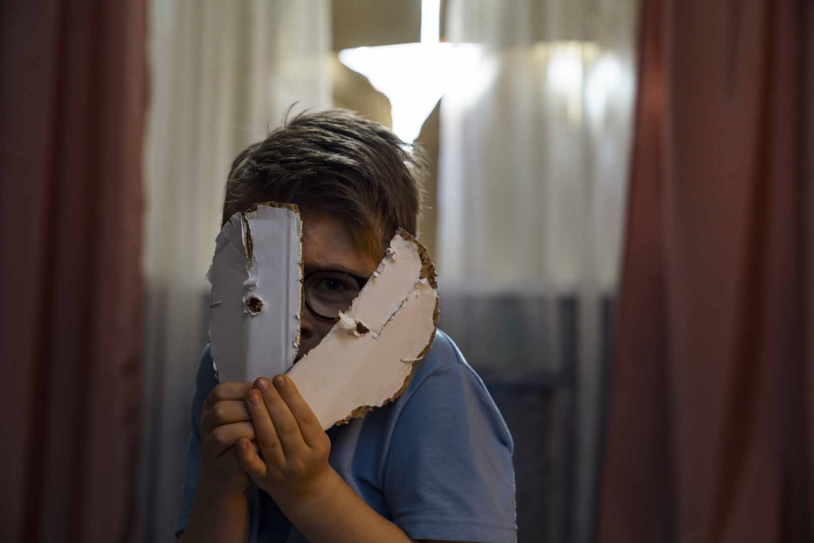 HATCHING A FILM BY HANNA BERGHOLM / WRITTEN BY ILJA RAUTSI