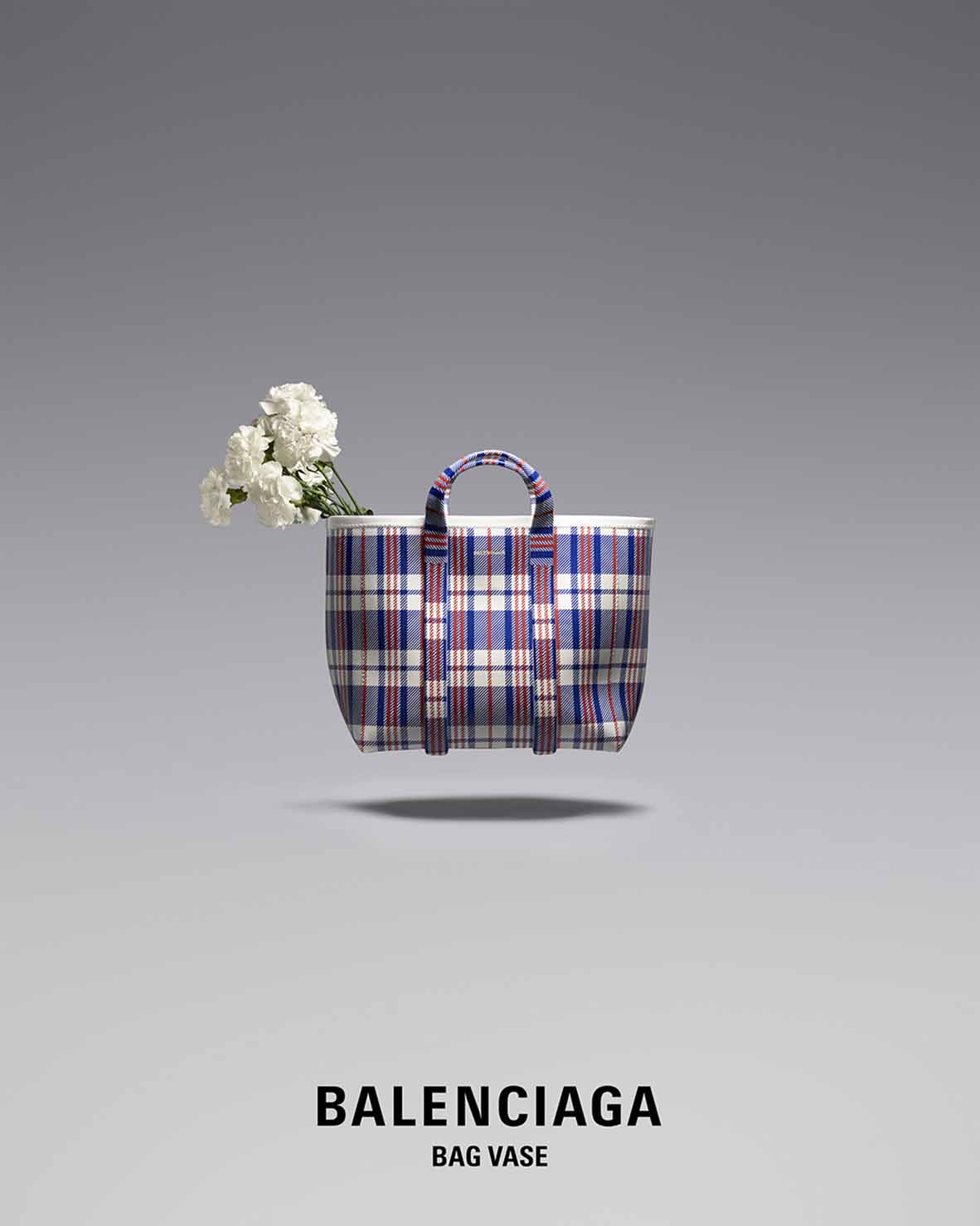 Balenciaga Objects Bag Vase - ph Gabriele Galimberti