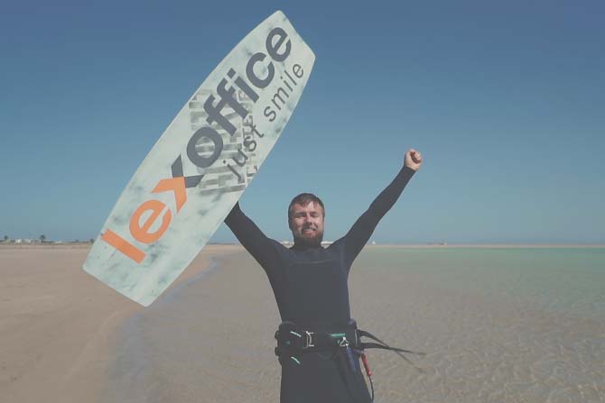 Foto Kite-Surfen beim Super StartUp Adventure Camp Dahab
