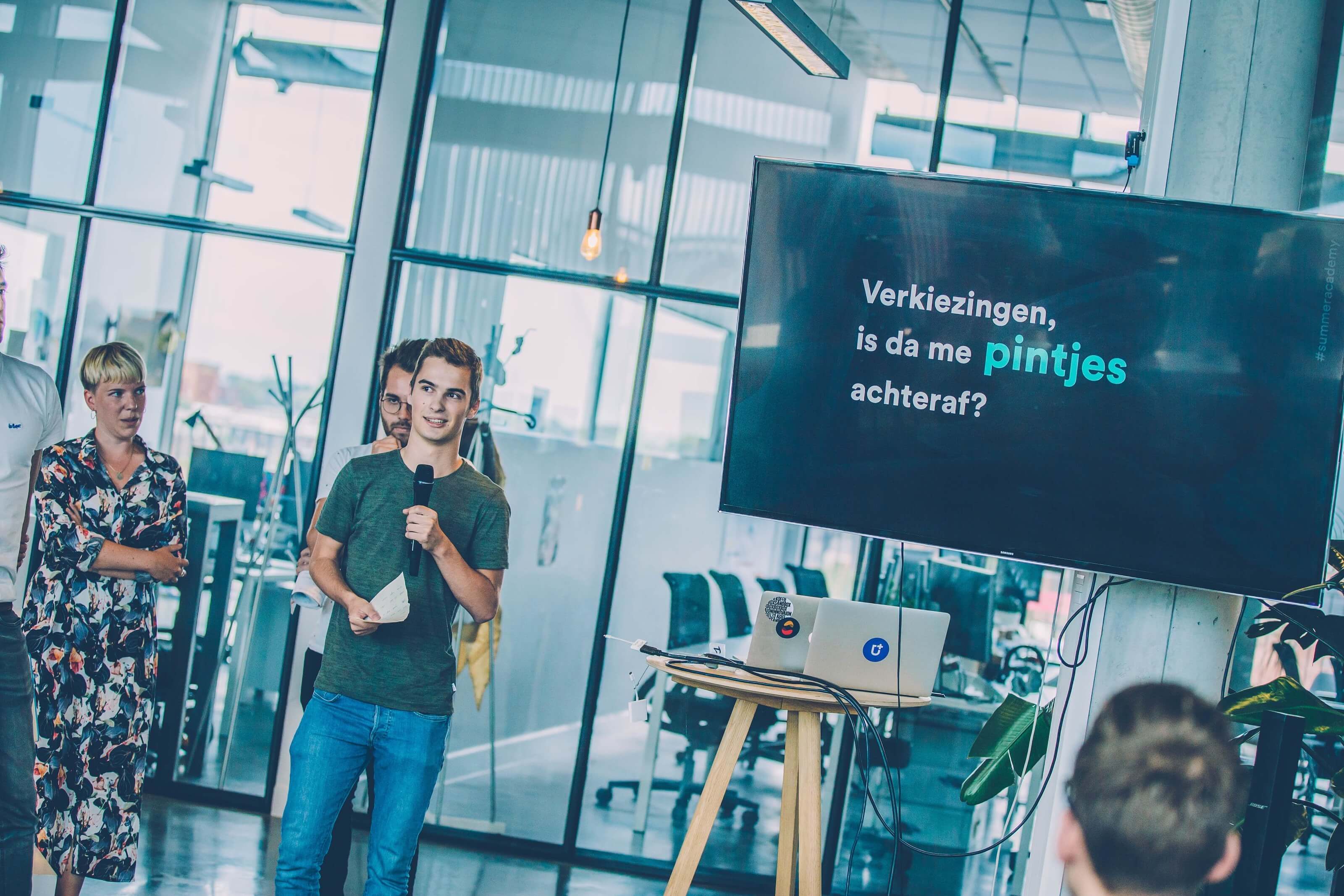 Team 'Tof' presenting their solution during their pitch