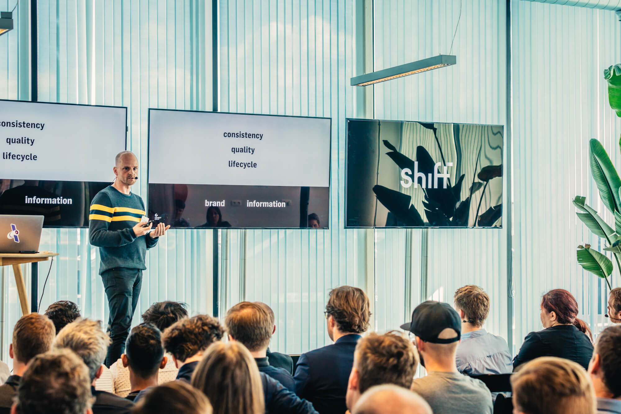 Wouter Walgraeve presenting about design during 'Shift'