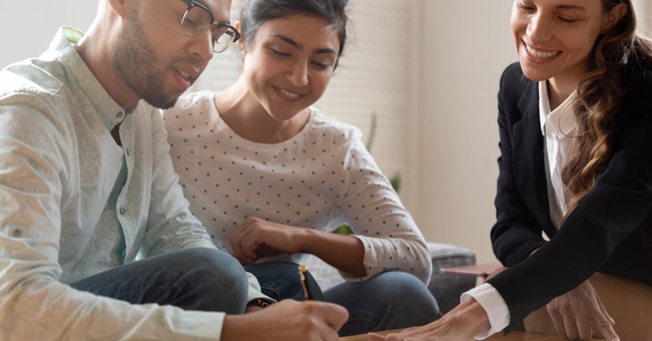 How Do Realtors and Brokers Split Commission? Retire Fearless