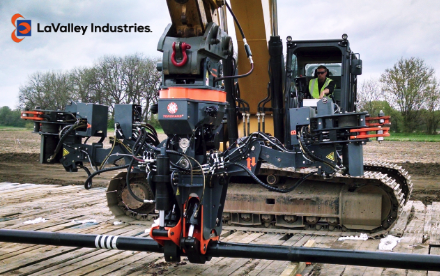 LaValley Industries Tonghand at work with Ryco hydraulic hoses