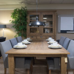 Meubelen landelijke stijl - Landelijke eettafel met stoelen