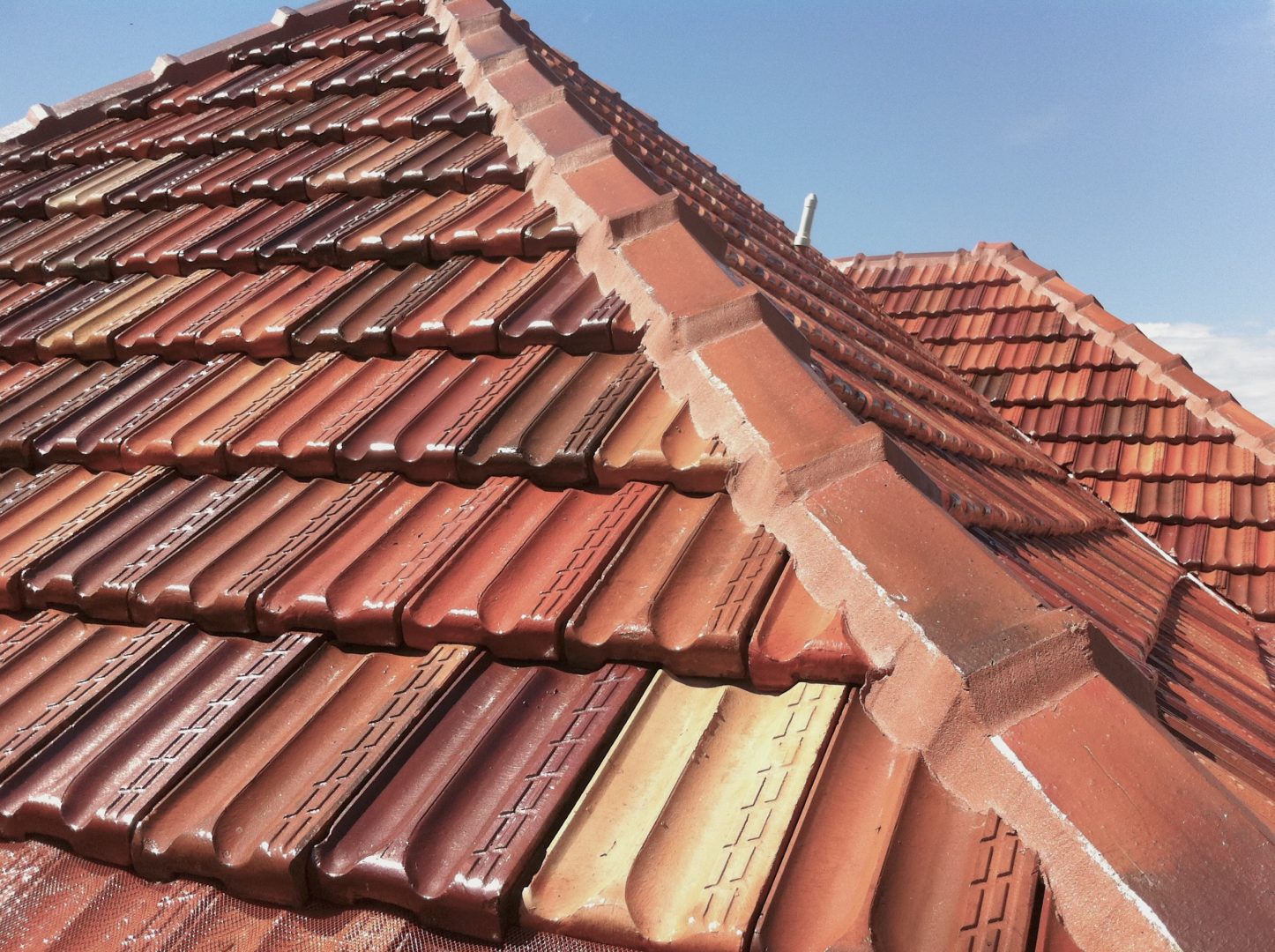 The Risks Of DIY Roof Repair And Restoration - Dragon Roofing