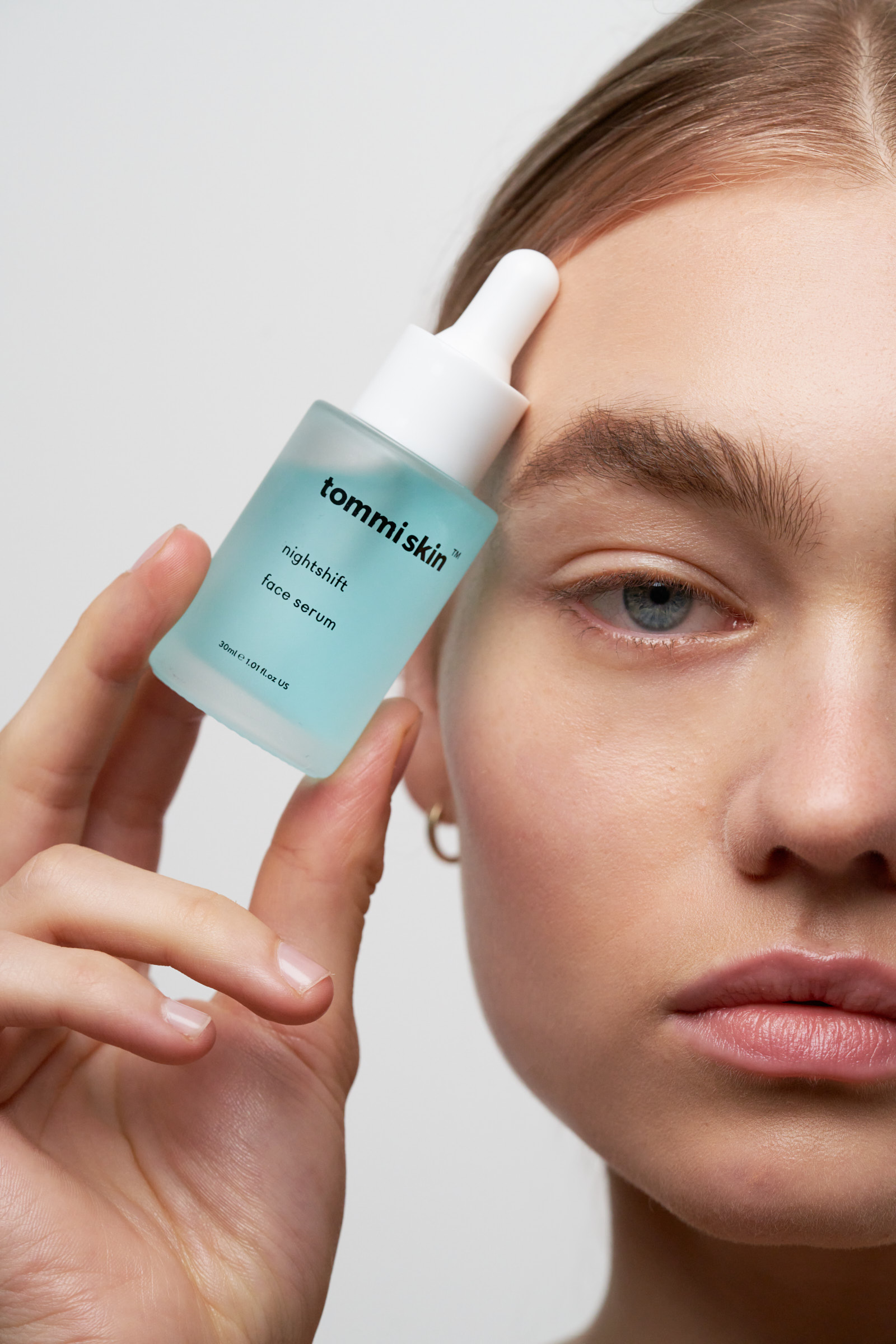 tommi skin night shift serum