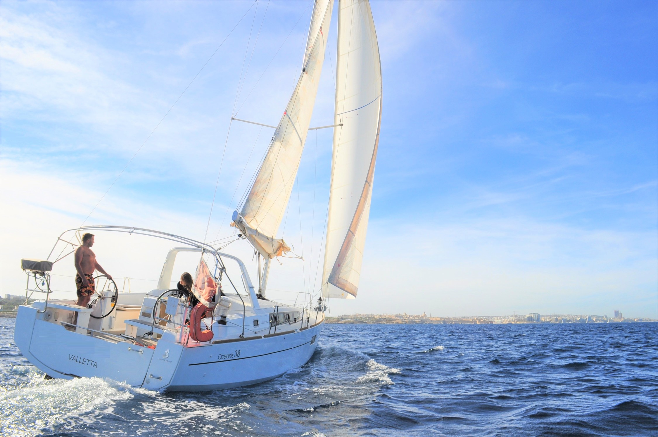 OCEANIS 38